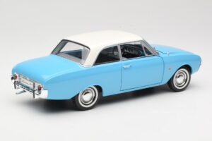 Ford Taunus 17M P2 Zils Revell 1:18 08817 Metāls — attēls 3 no 8