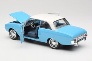 Ford Taunus 17M P2 Zils Revell 1:18 08817 Metāls — attēls 5 no 8