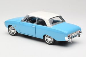 Ford Taunus 17M P2 Zils Revell 1:18 08817 Metāls — attēls 7 no 8
