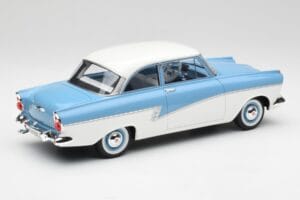 Ford Taunus 17M P2 Gaiši Zils & Balts BoS Models 1:18 BOS019 Metāls — attēls 2 no 6