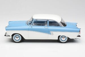 Ford Taunus 17M P2 Gaiši Zils & Balts BoS Models 1:18 BOS019 Metāls — attēls 3 no 6