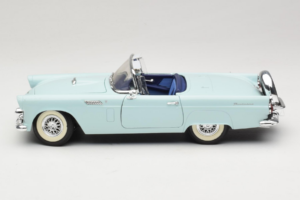 Ford Thunderbird Zaļš Revell 1:18 8804-G1 Metāls — attēls 4 no 8