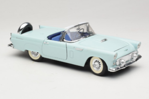 Ford Thunderbird Zaļš Revell 1:18 8804-G1 Metāls — attēls 6 no 8