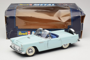 Ford Thunderbird Zaļš Revell 1:18 8804-G1 Metāls — attēls 8 no 8