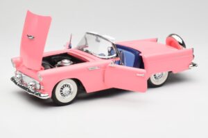 Ford Thunderbird Rozā Revell 1:18 8804 Metāls — attēls 2 no 8