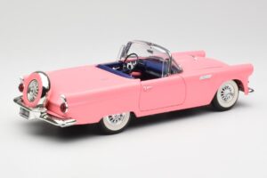 Ford Thunderbird Rozā Revell 1:18 8804 Metāls — attēls 3 no 8