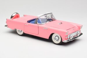 Ford Thunderbird Rozā Revell 1:18 8804 Metāls — attēls 6 no 8