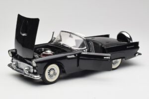 Ford Thunderbird Kabriolets Melns Revell 1:18 8818-M1 Metāls — attēls 2 no 8