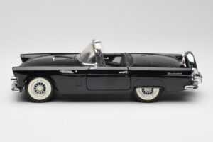 Ford Thunderbird Kabriolets Melns Revell 1:18 8818-M1 Metāls — attēls 4 no 8