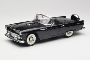 Ford Thunderbird Kabriolets Melns Revell 1:18 8818-M1 Metāls