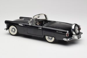 Ford Thunderbird Kabriolets Melns Revell 1:18 8818-M1 Metāls — attēls 7 no 8