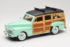 Ford Woody Panel Wagon Piparmētru Zaļš Road Signature 1:18 20028 Metāls