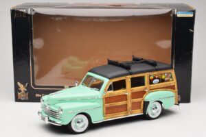 Ford Woody Panel Wagon Piparmētru Zaļš Road Signature 1:18 20028 Metāls — attēls 8 no 8