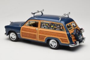 Ford Woody Station Wagon Bayview Blue Surf Shop Motor City 1:18 60002 Metāls — attēls 7 no 8