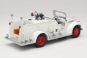 GMC Ugunsdzēsēju Mašīna Balts Road Signature 1:18 20068 Metāls — attēls 3 no 9