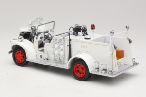 GMC Ugunsdzēsēju Mašīna Balts Road Signature 1:18 20068 Metāls — attēls 5 no 9