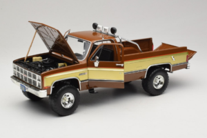 GMC K-2500 Sierra Grande Brūns GreenLight 1:18 13560 Metāls — attēls 2 no 8