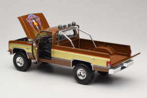 GMC K-2500 Sierra Grande Brūns GreenLight 1:18 13560 Metāls — attēls 5 no 8