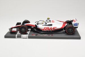 Haas VF-22 #47 M. Schumacher Bahrain GP 2022 Minichamps 1:18 117220147 Metāls