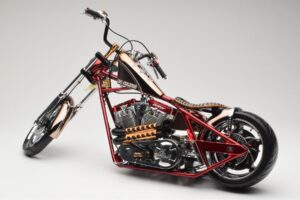 Harley-Davidson West Coast Choppers Diablo Soft Tail Zelta Sarkans Minichamps 1:5 JJ04-05-03 Metāls — attēls 4 no 6