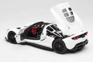 Hennessey Venom GT Balts AUTOart 1:18 75404 Metāls — attēls 5 no 8
