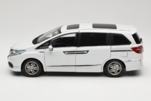 Honda Elysion Balts OEM 1:18 430056 Metāls — attēls 4 no 8