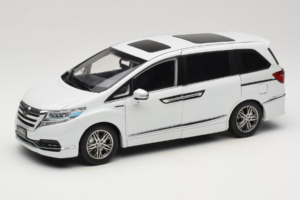 Honda Elysion Balts OEM 1:18 430056 Metāls