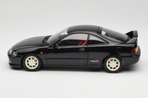 Honda Integra Type R DC2 Pre-Facelift Flamenco Black Pearl MotorHelix 1:18 M85203 Metāls — attēls 4 no 8