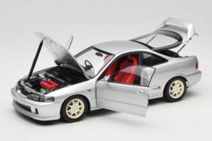 Honda Integra Type R DC2 Pre-Facelift Vogue Silver Metallic MotorHelix 1:18 M85202 Metāls — attēls 2 no 8