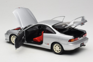 Honda Integra Type R DC2 Pre-Facelift Vogue Silver Metallic MotorHelix 1:18 M85202 Metāls — attēls 5 no 8