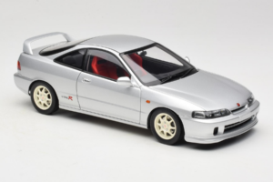 Honda Integra Type R DC2 Pre-Facelift Vogue Silver Metallic MotorHelix 1:18 M85202 Metāls — attēls 6 no 8