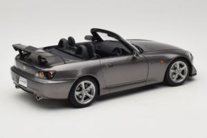 Honda S2000 AP2 Type S Moon Rock Metallic MotorHelix 1:18 M85111 Metāls — attēls 4 no 9