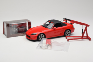 Honda S2000 AP2 Type S New Formula Red MotorHelix 1:18 M85112 Metāls — attēls 2 no 9