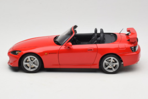 Honda S2000 AP2 Type S New Formula Red MotorHelix 1:18 M85112 Metāls — attēls 5 no 9