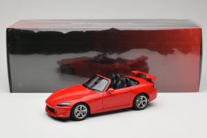 Honda S2000 AP2 Type S New Formula Red MotorHelix 1:18 M85112 Metāls — attēls 9 no 9