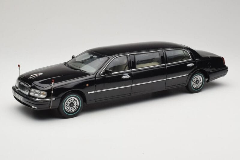 Hongqi Qijian CA7460 FAW 1:18 139940 Metāls
