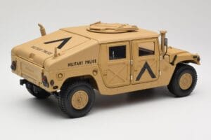 Hummer H1 AM General Military Police Exoto 1:18 01801 Metāls — attēls 3 no 8