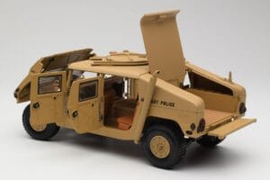 Hummer H1 AM General Military Police Exoto 1:18 01801 Metāls — attēls 5 no 8