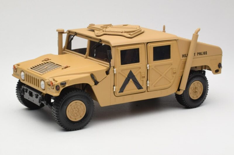 Hummer H1 AM General Military Police Exoto 1:18 01801 Metāls