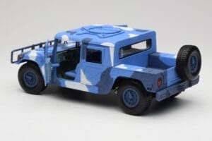 Hummer H1 Humvee Zils & Balts Motormax 1:18 73157 Metāls — attēls 5 no 8