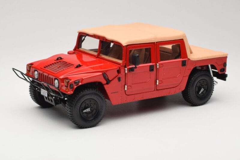 Hummer H1 Soft Top Sarkans Exoto 1:18 01805 Metāls