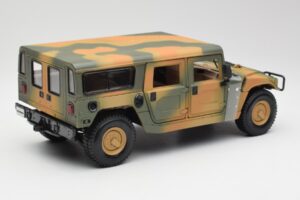 Hummer H1 Station Wagon Military Maisto 1:18 56049 Metāls — attēls 3 no 8