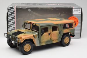 Hummer H1 Station Wagon Military Maisto 1:18 56049 Metāls — attēls 8 no 8