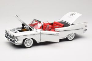 Imperial Crown Kabriolets Balts Road Signature 1:18 20138 Metāls — attēls 2 no 8