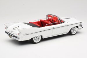 Imperial Crown Kabriolets Balts Road Signature 1:18 20138 Metāls — attēls 3 no 8