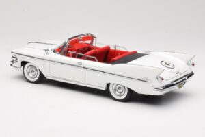 Imperial Crown Kabriolets Balts Road Signature 1:18 20138 Metāls — attēls 7 no 8