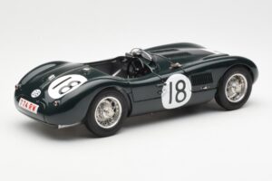 Jaguar C-Type #18 T. Rolt / D. Hamilton 24 Hours of Le Mans Winner 1953 CMC 1:18 M-195 Metāls — attēls 2 no 6