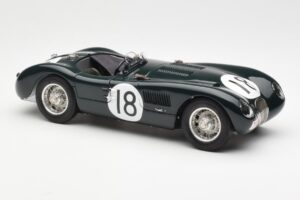 Jaguar C-Type #18 T. Rolt / D. Hamilton 24 Hours of Le Mans Winner 1953 CMC 1:18 M-195 Metāls — attēls 4 no 6