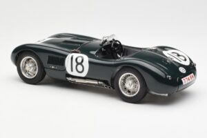 Jaguar C-Type #18 T. Rolt / D. Hamilton 24 Hours of Le Mans Winner 1953 CMC 1:18 M-195 Metāls — attēls 5 no 6