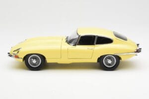 Jaguar E-Type 3.8 Series 1 Gaiši Dzeltens Kyosho 1:18 08954LY Metāls — attēls 4 no 8